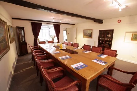 Chelsea Parkfields countryhouse board room